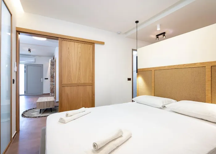 The Infinities Kos-stad